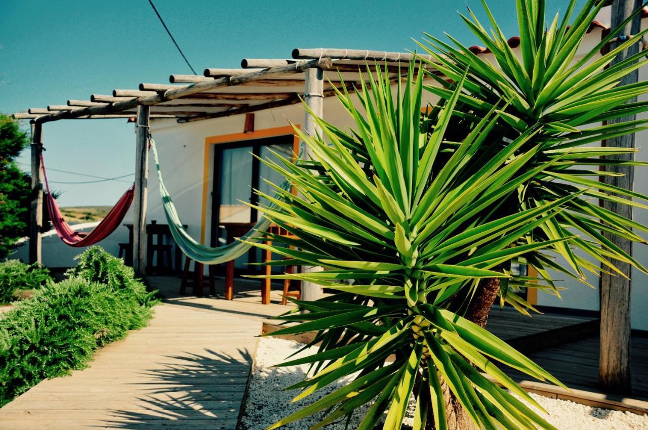 Good Feeling Hostel & Guest House Raposeira  エクステリア 写真