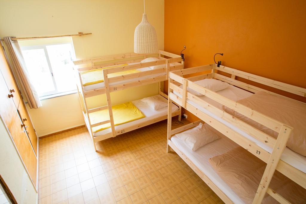 Good Feeling Hostel & Guest House Raposeira  エクステリア 写真