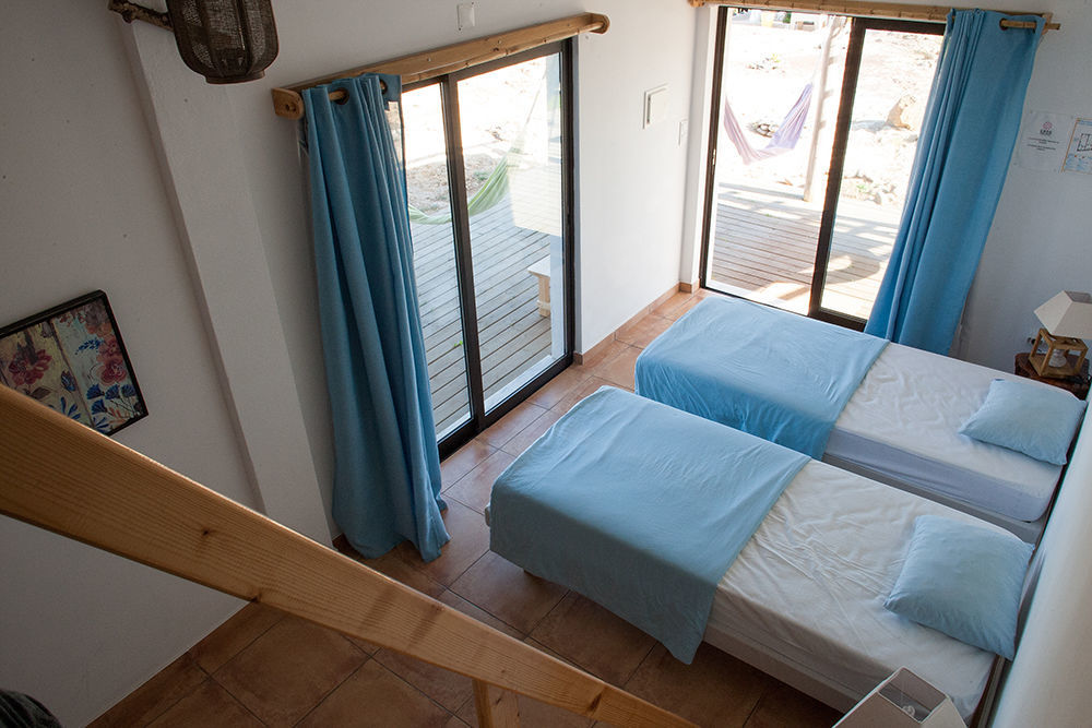 Good Feeling Hostel & Guest House Raposeira  エクステリア 写真