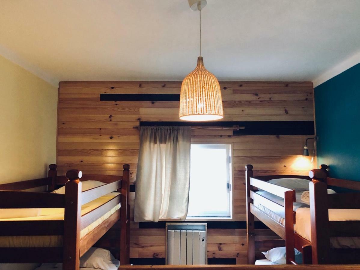Good Feeling Hostel & Guest House Raposeira  エクステリア 写真