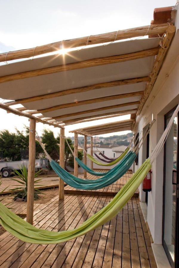 Good Feeling Hostel & Guest House Raposeira  エクステリア 写真