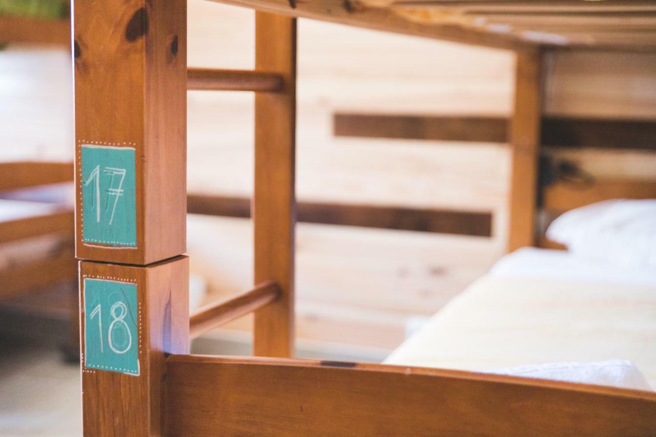 Good Feeling Hostel & Guest House Raposeira  エクステリア 写真